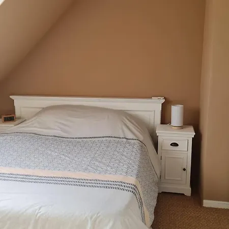 Maison Dans Quartier Residentiel A Cote De Caen Holiday home