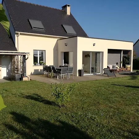 Maison Dans Quartier Residentiel A Cote De Caen Holiday home